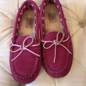 Girls pink suede Uggs Dakota slippers size 3